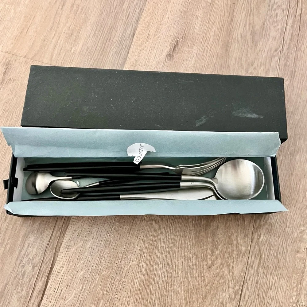 JazzUp JazzUpCo French Flatware 8 PCs Black Silver - Forks Knifes Spoons Retired